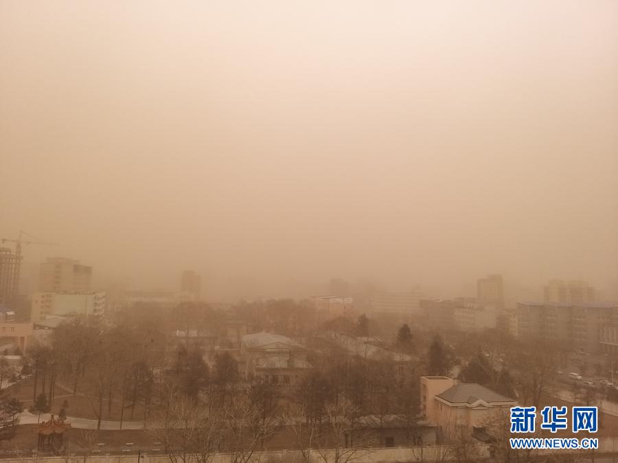 مصرع 9 أشخاص جراء عواصف رملية وثلجية في منغوليا
