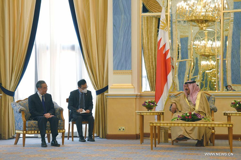 وزير الخارجية الصيني: الصين والبحرين تقدمان مثالا على المساواة في المعاملة والاحترام المتبادل بين الدول الكبيرة والصغيرة