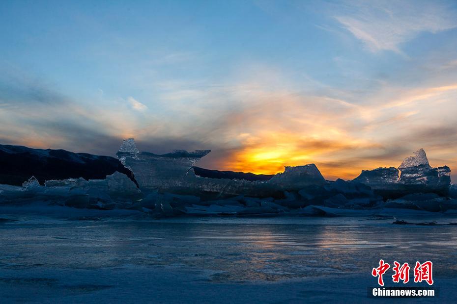 غروب الشمس على بحيرة تشينغهاي