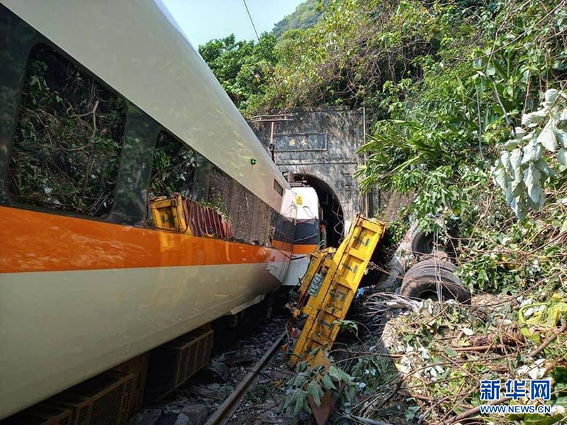 مخاوف من مصرع 40 شخصا على الأقل بسبب خروج قطار عن مساره في مقاطعة تايوان الصينية