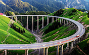 الطرق السريعة الصينية تمتلئ بالمناظر الطبيعية