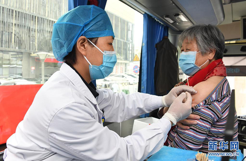 استخدام أكثر من 164 مليون جرعة لقاح (كوفيد-19) للتطعيم في جميع أنحاء الصين