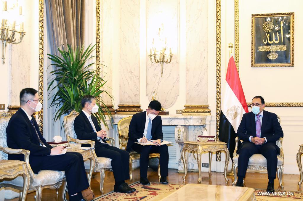 مصر توقع اتفاقيتين لتصنيع لقاح 