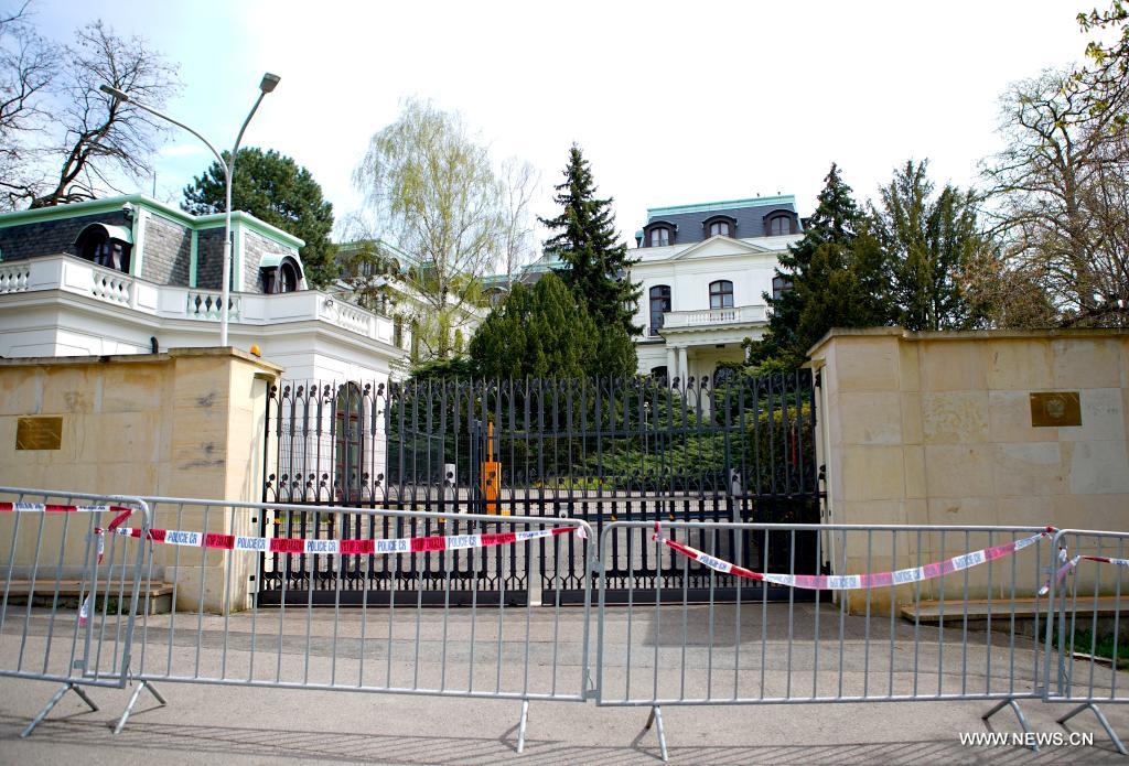 روسيا تطلب من سفارة التشيك تقليل عدد موظفيها ردا على إجراء مماثل
