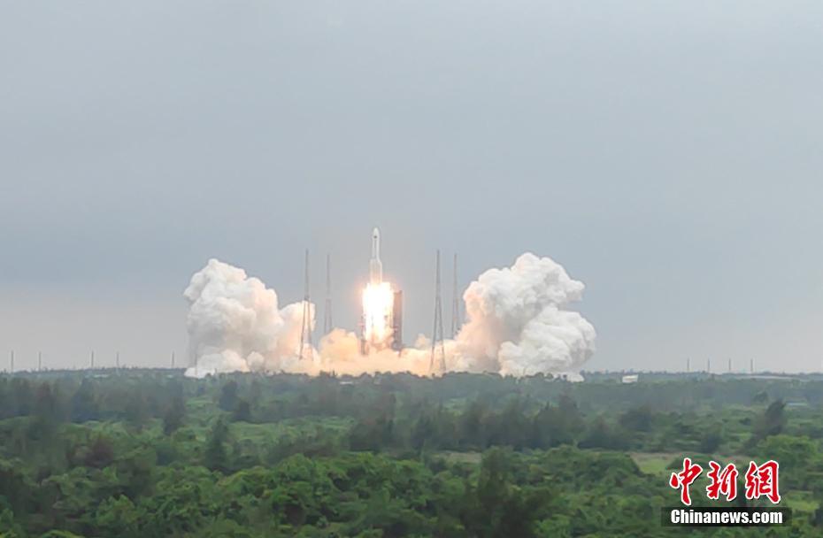 الصين تطلق الوحدة الأساسية تيانخه لمحطة الفضاء الصينية