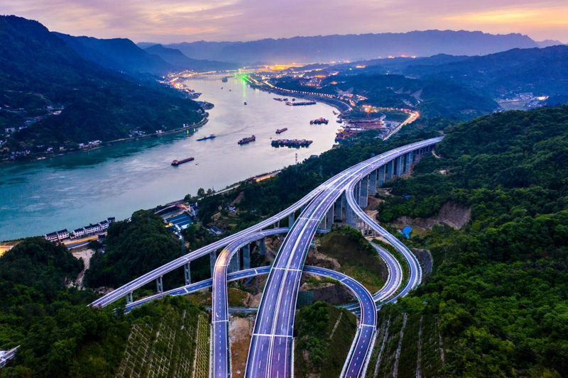 الطرق السريعة......مظهر من مظاهر النمو في الصين