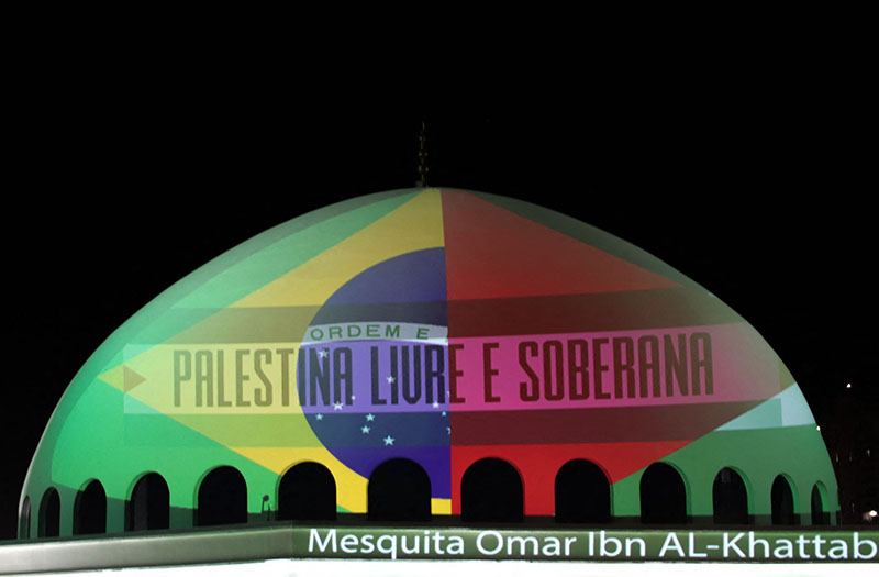 إضاءة العديد من المعالم حول العالم دعوة لإنهاء الصراع الفلسطيني ـ الإسرائيلي