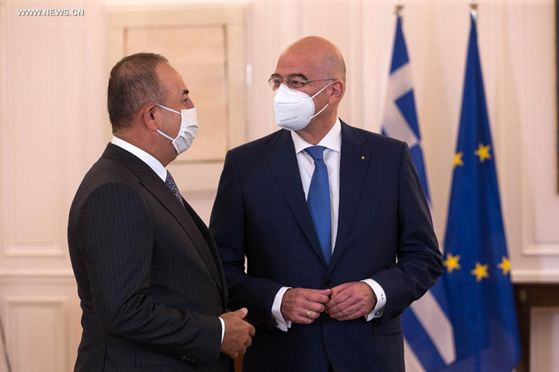 وزيرا الخارجية: اليونان وتركيا تواصلان التعاون لحل القضايا الثنائية