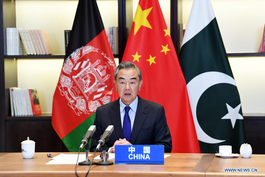 توافق بين الصين وأفغانستان وباكستان بشأن تعزيز عملية السلام الأفغانية ومكافحة الإرهاب