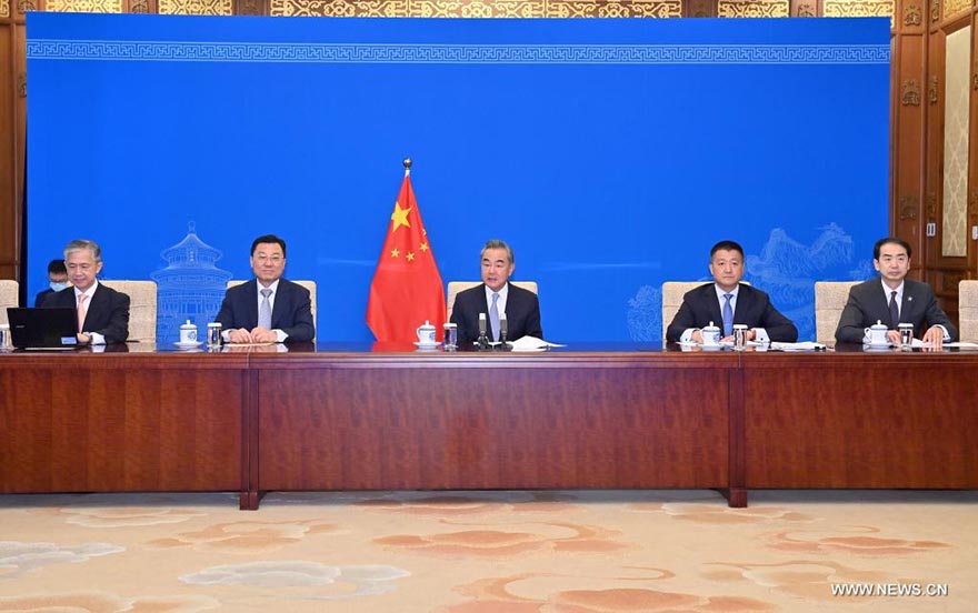 وزير الخارجية الصيني يدعو إلى التعاون في التنمية عالية الجودة مع نيوزيلندا