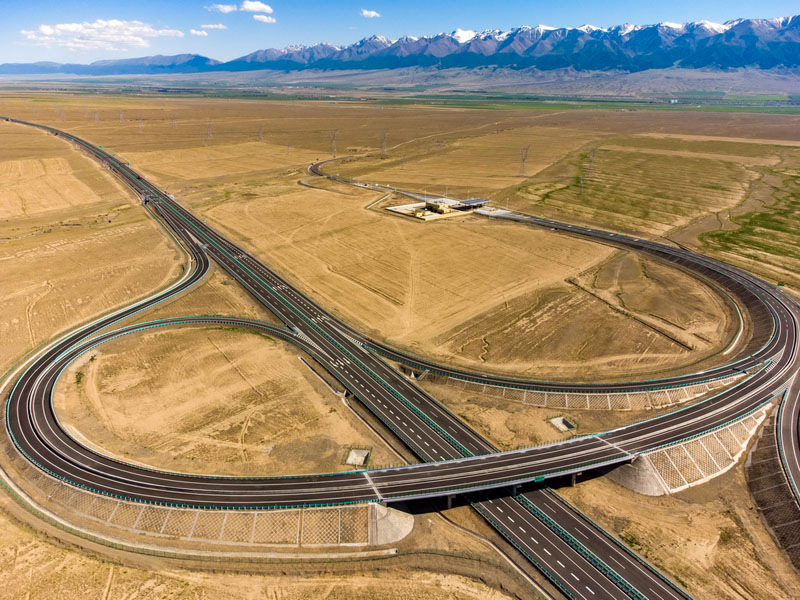 بدء التشغيل الكامل لأطول طريق سريع عابر للصحراء في العالم