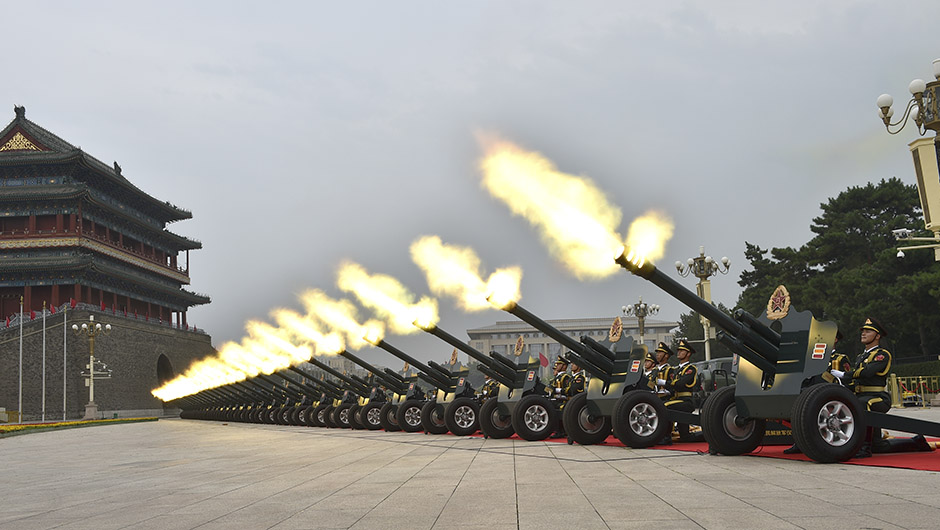 إطلاق 100 طلقة تحية للاحتفال بالذكرى المئوية للحزب الشيوعي الصيني