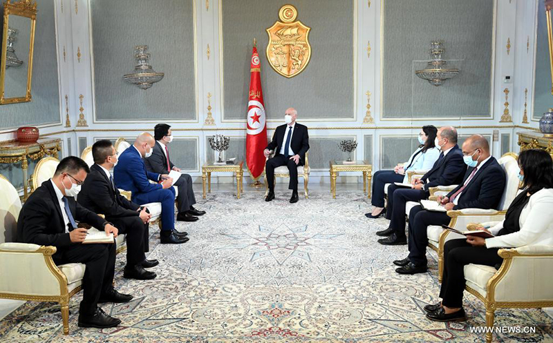 الرئيس التونسي يستقبل وفدا من شركة 
