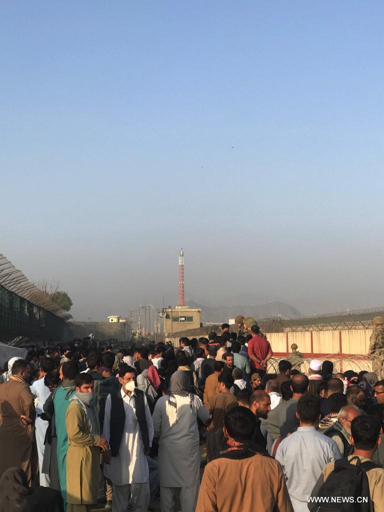 وزارة الدفاع البريطانية: مقتل 7 مدنيين أفغان وسط فوضى بمطار كابول
