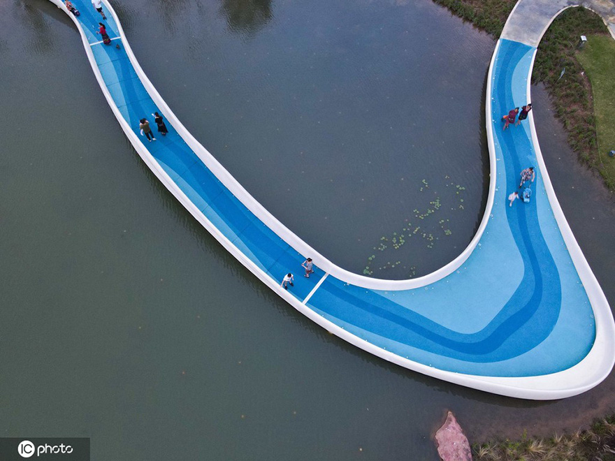 حديقة بتشنغدو تدشن جسرا بني بتقنية الطباعة ثلاثية الأبعاد