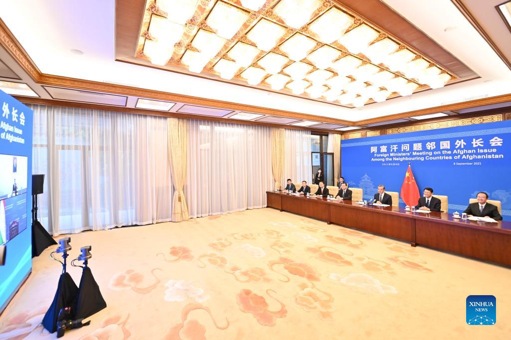 وزير الخارجية الصيني يحضر الاجتماع الأول لوزراء خارجية الدول المجاورة لأفغانستان