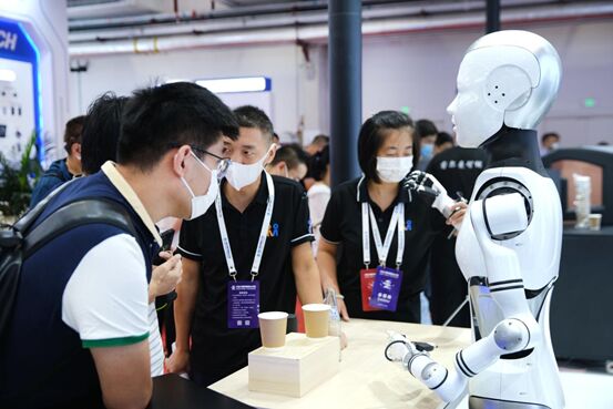 حجم صناعة الروبوتات في الصين يتجاوز 100 مليار يوان