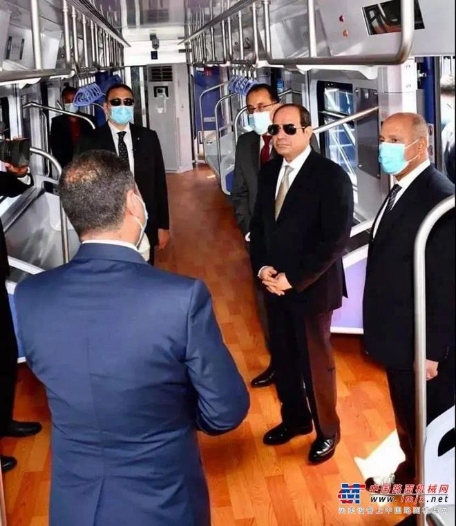 عربات قطار العاشر من رمضان تصل مصر