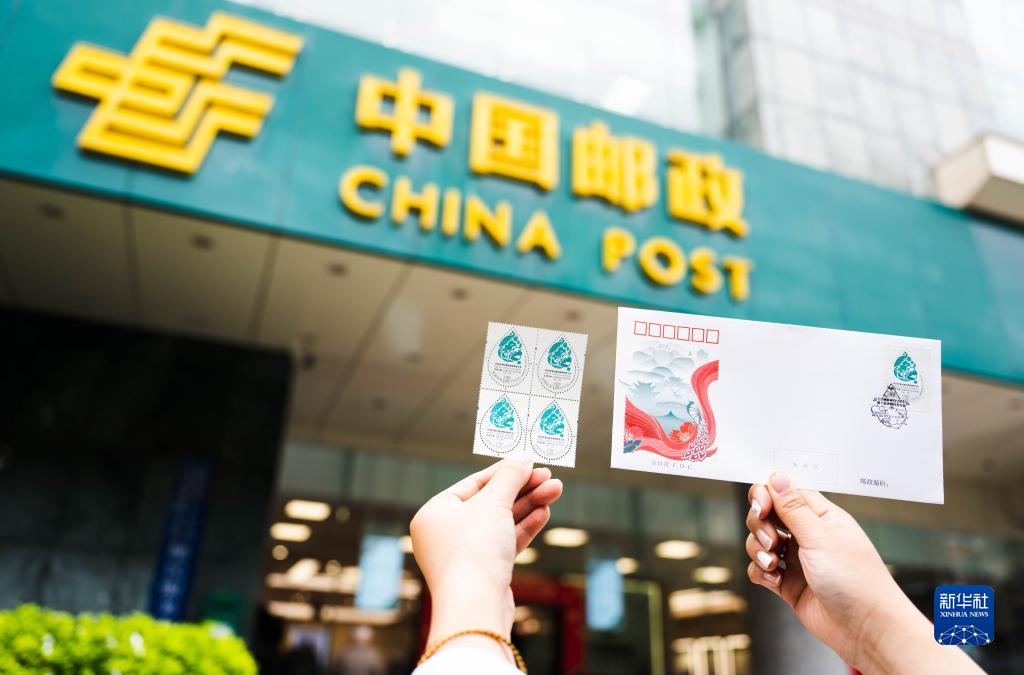 الصين تصدر طوابع تذكارية لكوب15