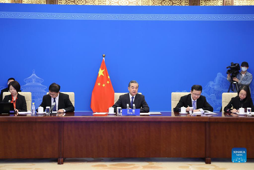 الصين وإندونيسيا تتعهدان بتعزيز التعاون