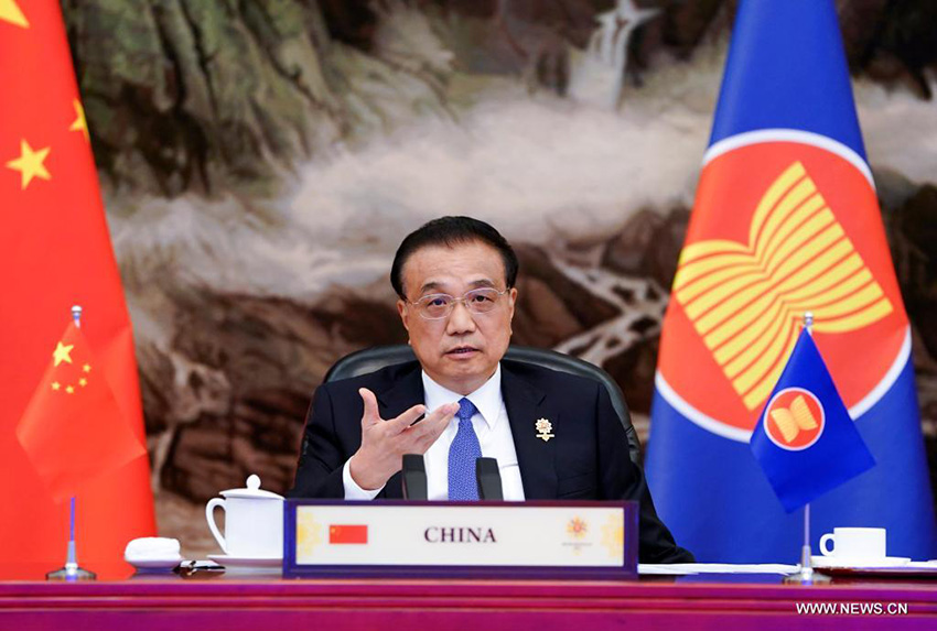 رئيس مجلس الدولة الصيني يقدم مقترحا من 4 نقاط بشأن التعاون في شرق آسيا