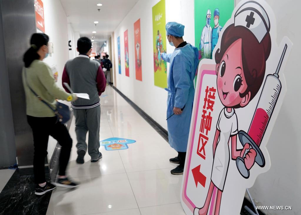 تطعيم قاصرين تتراوح أعمارهم بين 6 و11 عاما في شرقي الصين