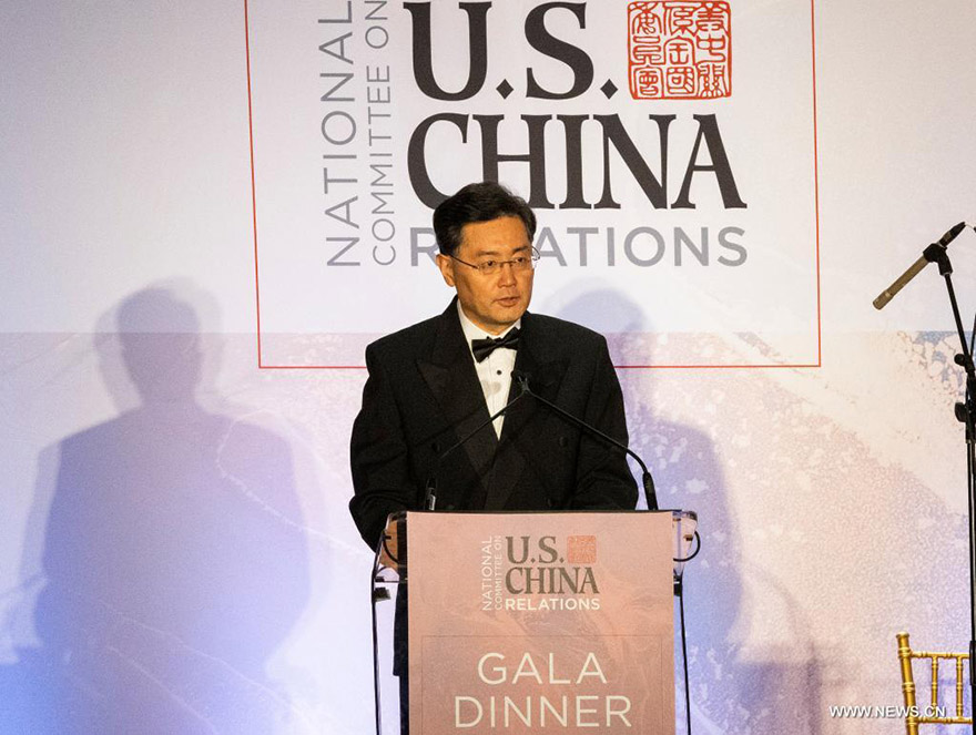 سفير الصين لدى واشنطن يقرأ رسالة تهنئة من شي خلال حفل عشاء اللجنة الوطنية للعلاقات الأمريكية-الصينية