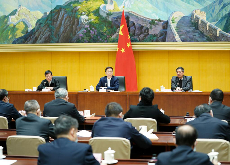 نائب رئيس مجلس الدولة الصيني يشدد على ضمان إمدادات الطاقة