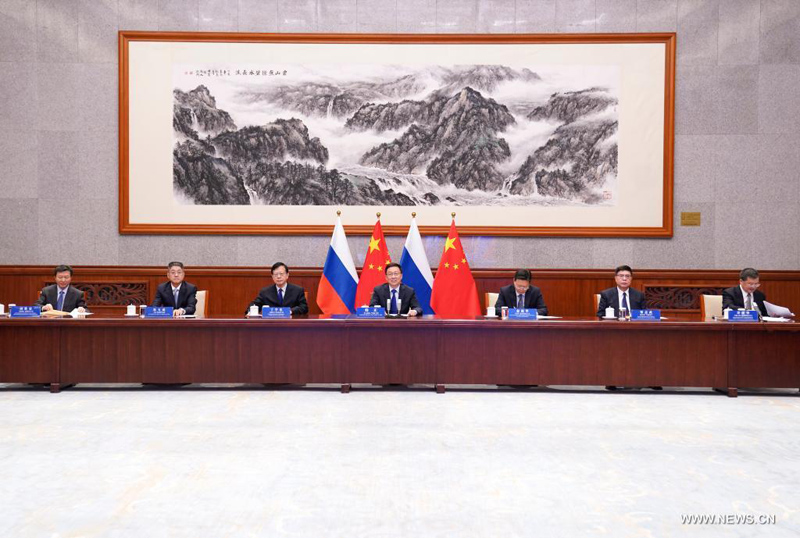 الصين تتعهد بتعزيز التعاون مع روسيا في مجال الطاقة