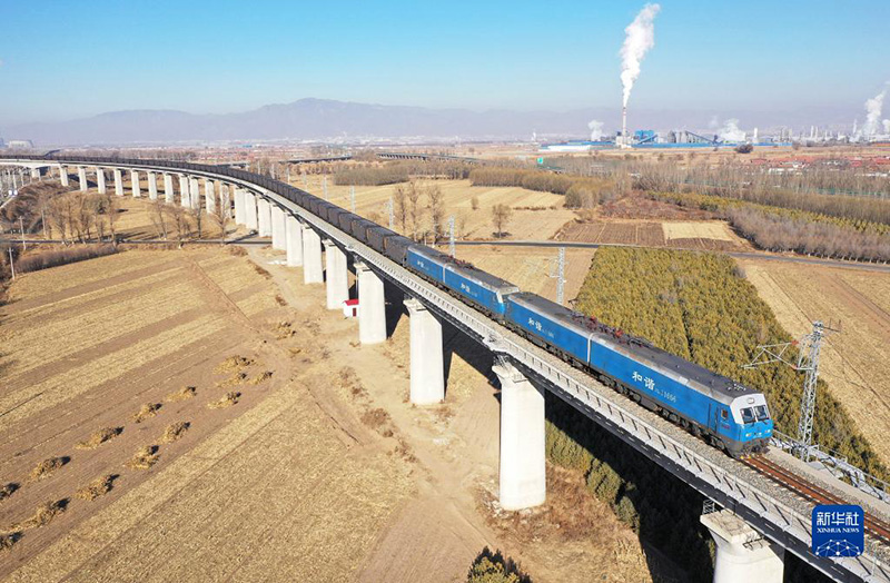 الصين تشهد ارتفاعاً في نقل الفحم عبر السكك الحديدية والسفن