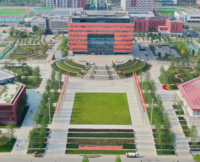 تدشين القرية الرياضية الجامعية بجامعة تشنغدو قبل 200 يوم من انطلاق منافسات الرياضات العالمية الصيفية