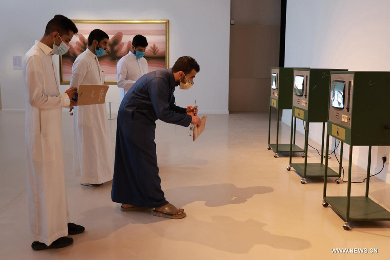 السعودية تفتتح أول بينالي للفن المعاصر بدعم صيني