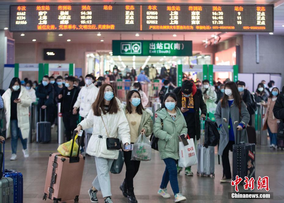 الصين تسجل 21.42 مليون رحلة مسافر عبر السكك الحديدية خلال عطلة العام الميلادي الجديد الممتدة لثلاثة أيام