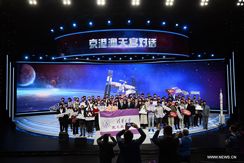 رواد فضاء صينيون يبدأون العام الجديد بمحادثة من الفضاء مع طلاب صينيين