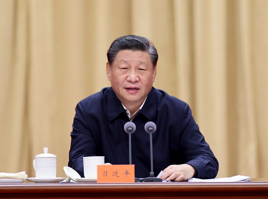شي يشدد في محاضرته بمدرسة الحزب الشيوعي الصيني على دعم الثقة التاريخية بالحزب