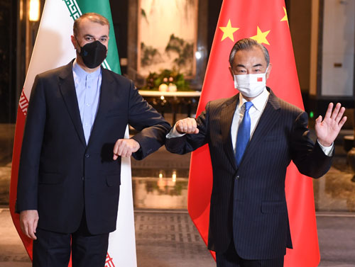 الصين وإيران تعلنان بشكل مشترك عن تنفيذ خطة تعاون ثنائية شاملة