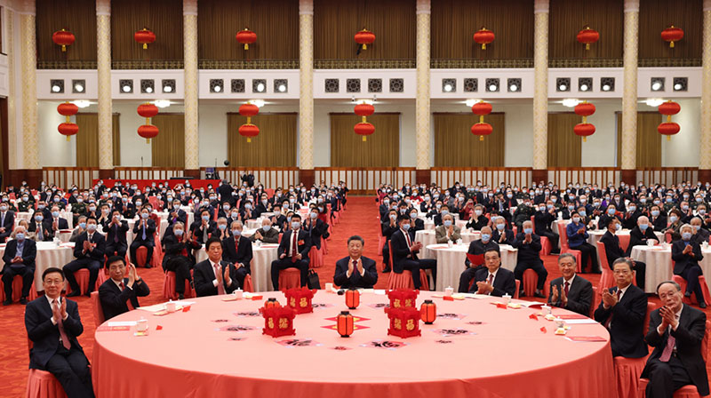 شي يوجه تحيات عيد الربيع إلى جميع الصينيين ويؤكد على الوحدة والعمل الجاد من أجل مصير مشترك