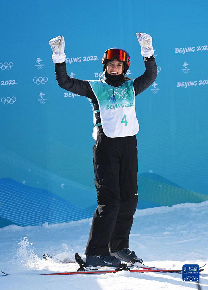 الصينية قو آي لينغ تتأهل لمنافسات نهائي القفزات الهوائية في التزلج الحر