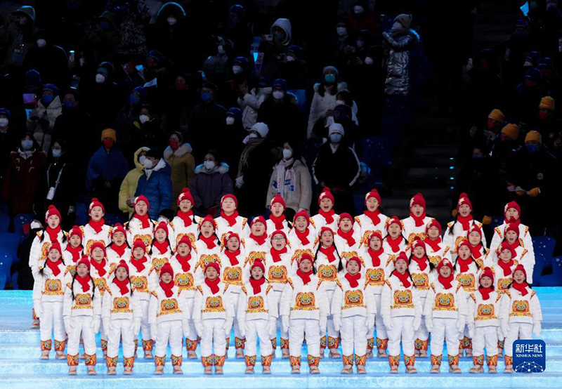 أطفال قرية جبلية يغنون في حفل افتتاح الألعاب الأولمبية الشتوية ببكين