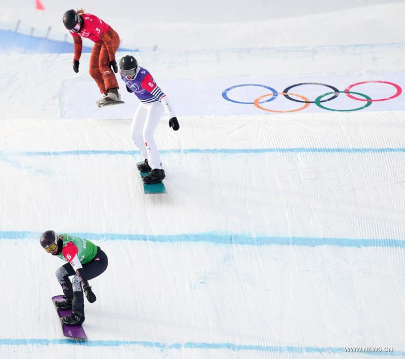فوز جاكوبليس الأمريكية في منافسات التزلج على الجليد للسيدات بكين 2022