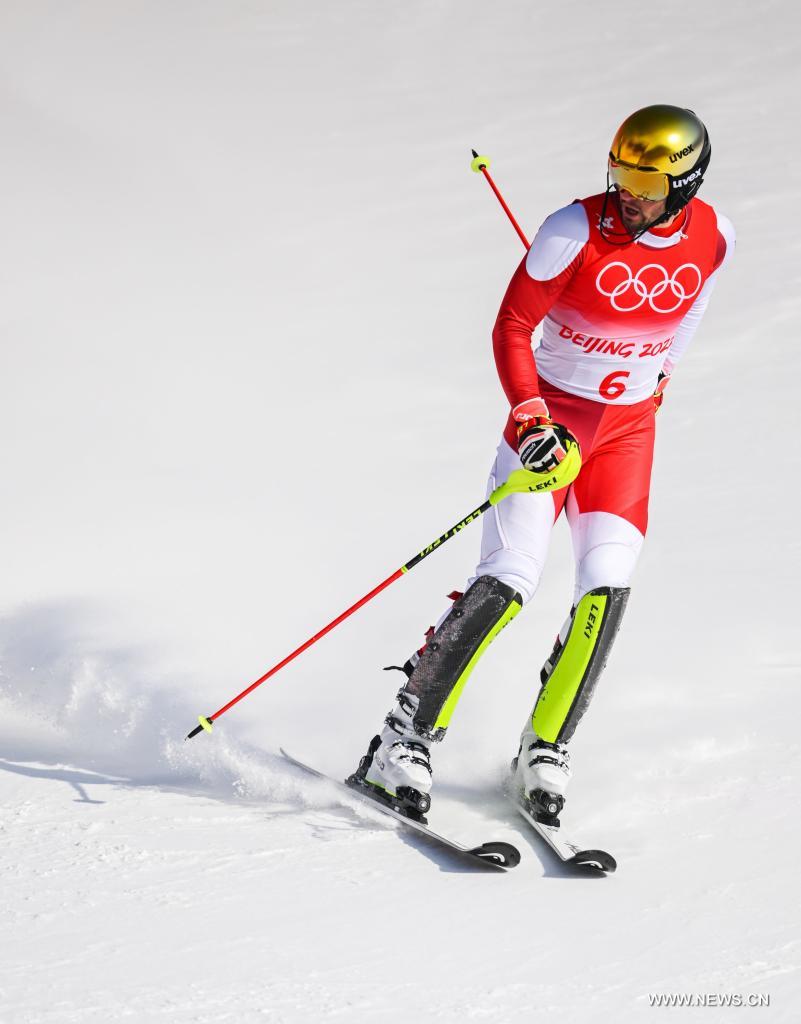 النمساوي سترولز يكرر إنجاز والده ويحرز ذهبية التزلج الألبي في أولمبياد بكين