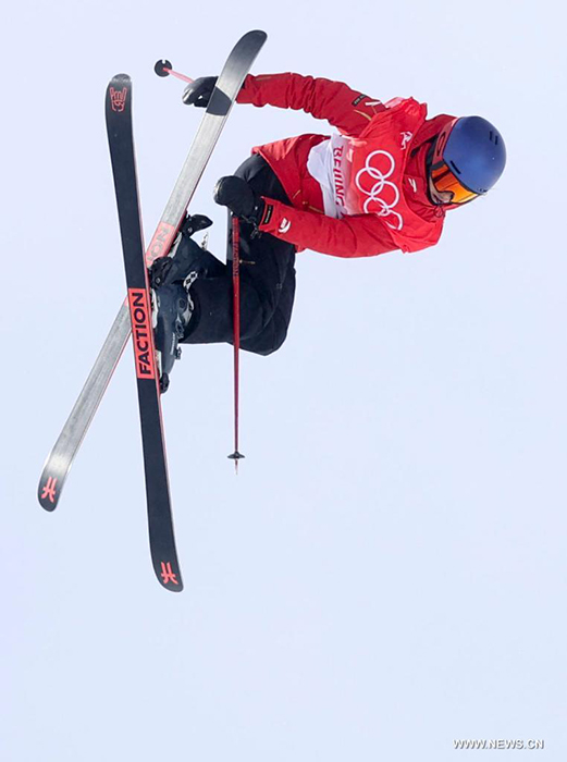 تتويج السويسرية ماتيلد جريمود بالذهبية والصينية قو آي لينغ بالفضية في سباق السلوب ستايل في التزلج الحر للسيدات