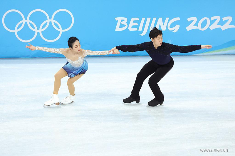 الصينيان سوي/هان يفوزان بلقب التزلج الزوجي على الجليد في أولمبياد بكين الشتوية