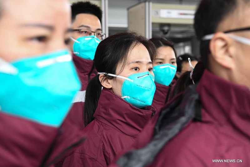 البر الرئيسي الصيني يرسل فريقا طبيا لمساعدة هونغ كونغ في مكافحة كوفيد-19