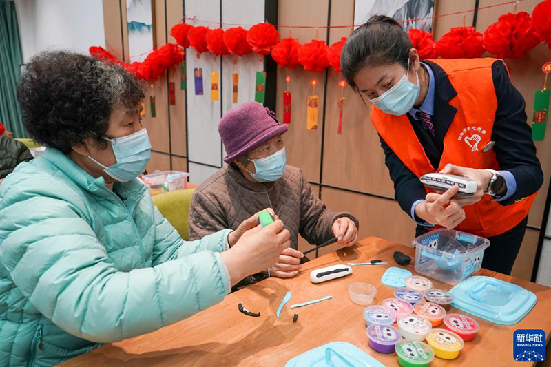 الصين تكشف عن خطة خمسية لخدمات رعاية المسنين