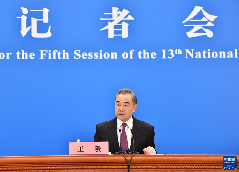 وزير الخارجية الصيني يلتقي بالصحافة لتناول السياسة الخارجية والعلاقات الخارجية للصين
