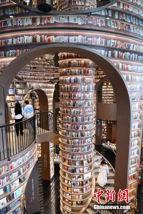 مكتبة تشونغ شوقه في سيتشوان تفوز بجائزة معمارية مرموقة