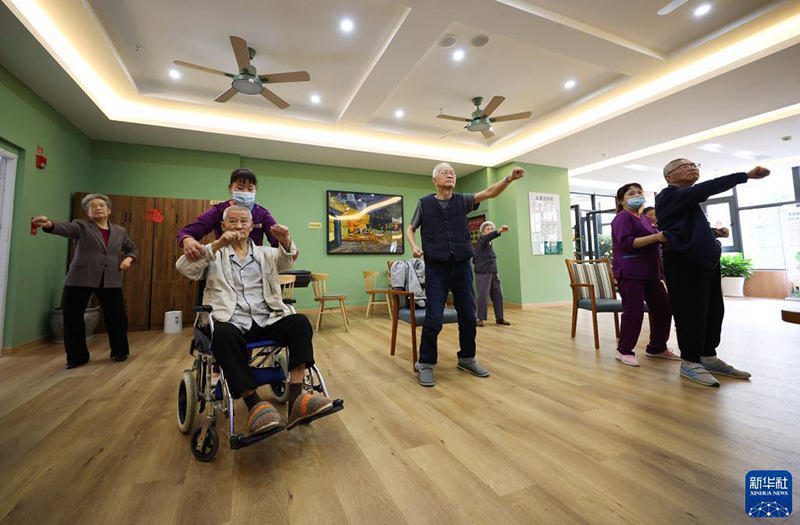 المساعدة المشتركة.. نموذج جديد لرعاية المسنين يشهد إقبالا في قويتشو