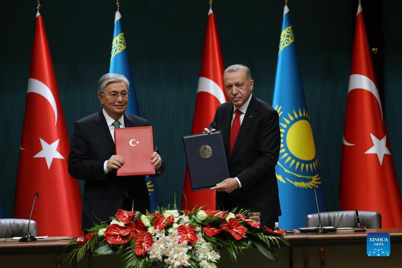 أردوغان: تركيا وقازاقستان تستهدفان الوصول بتجارتهما الثنائية إلى 10 مليارات دولار