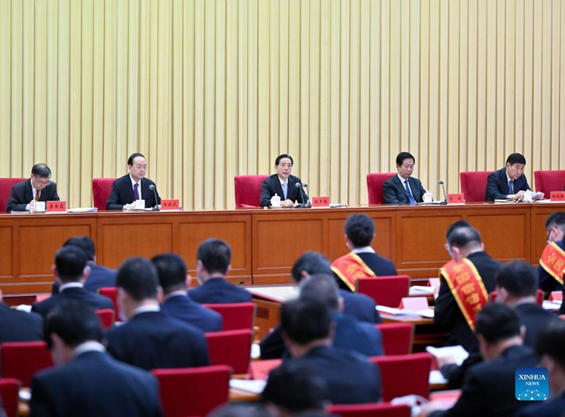 شي يلتقي ممثلين موفدين إلى اجتماع حول العمل المتعلق بحل شكاوى الجمهور